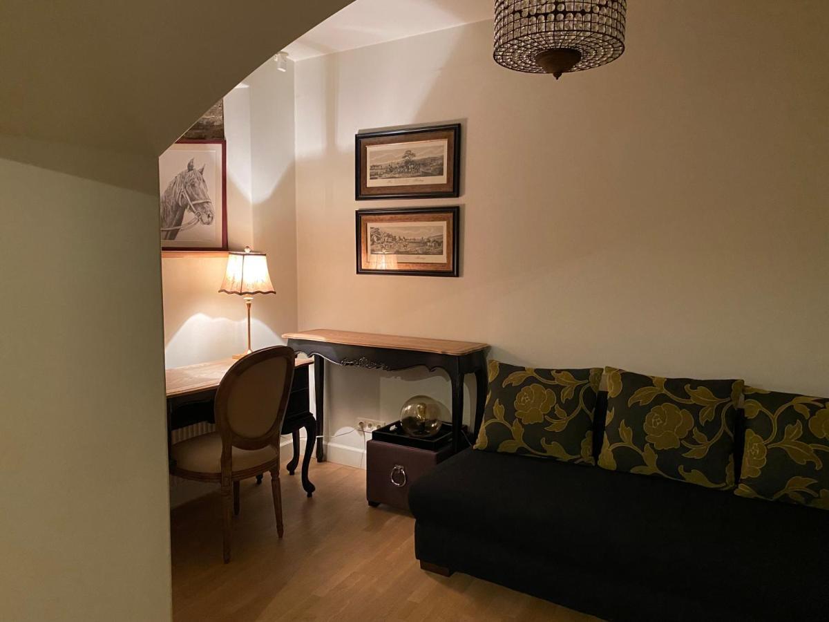 Exclusive Gaono Apartment In The Heart Of Old Town Вільнюс Екстер'єр фото