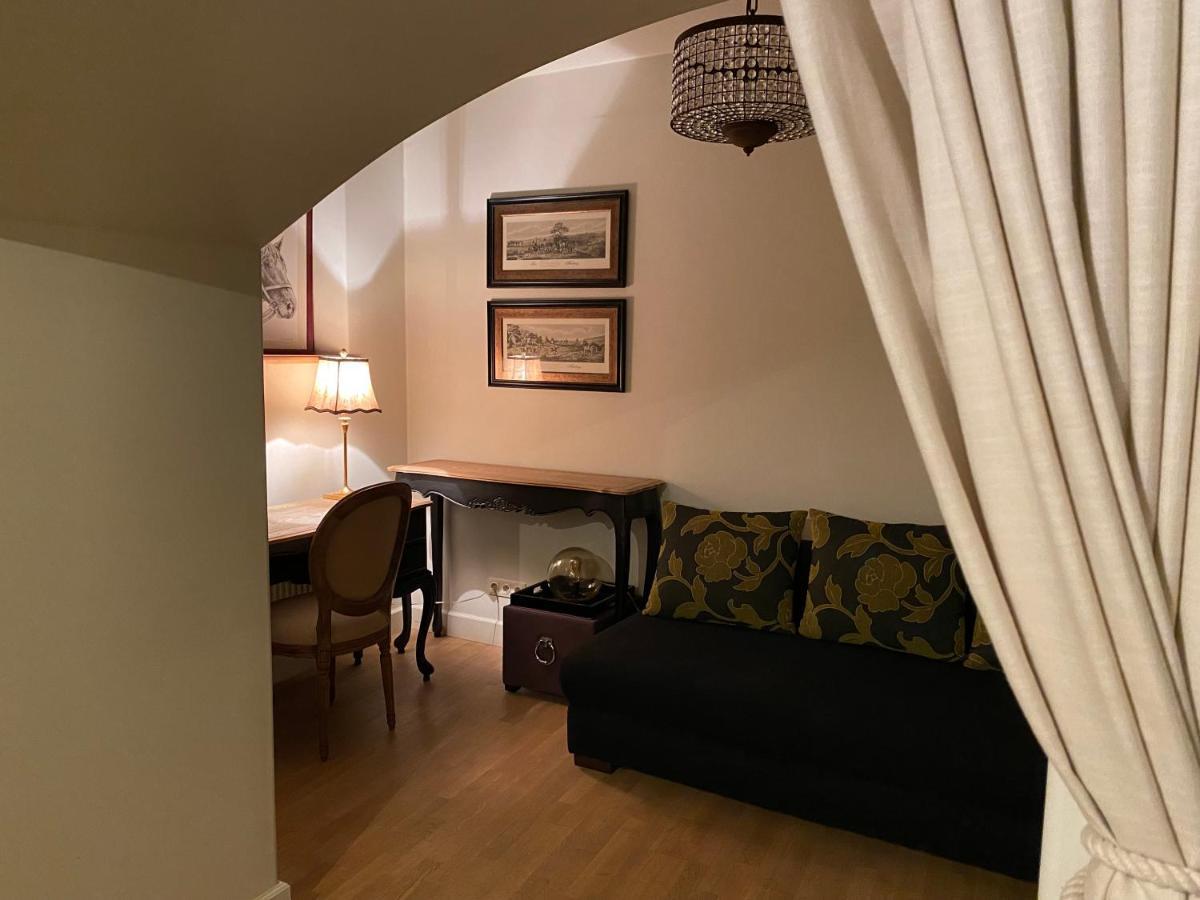 Exclusive Gaono Apartment In The Heart Of Old Town Вільнюс Екстер'єр фото